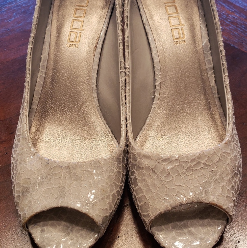 Moda Spana Leather Heels - Picture 1 of 3